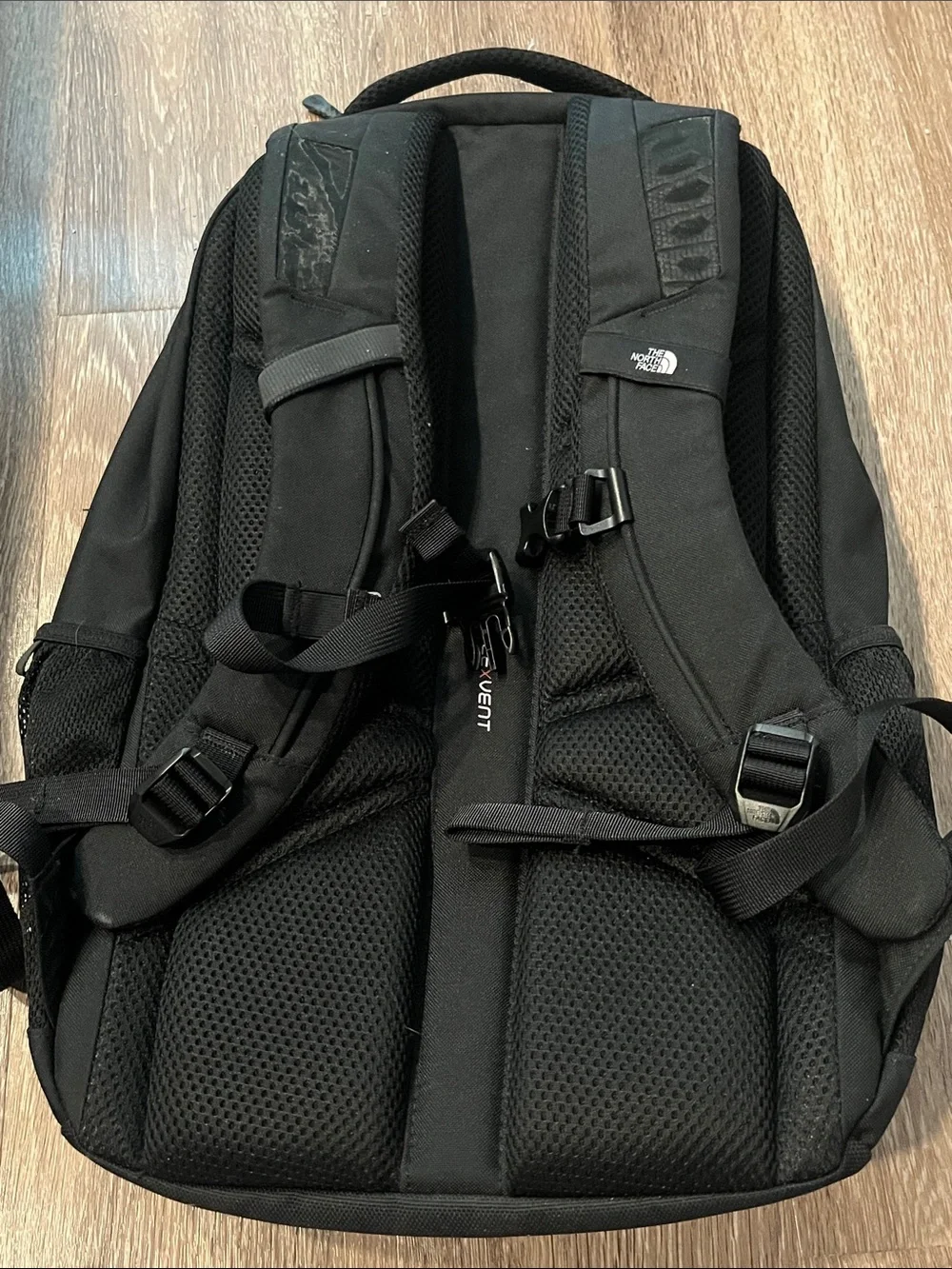 The North Face daily logo connector